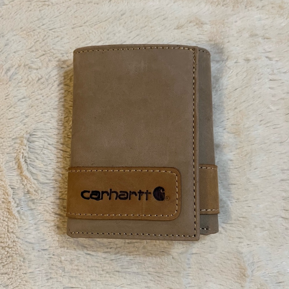 Carhartt two-tone trifold brown leather wallet Brand New! Gorgeous!